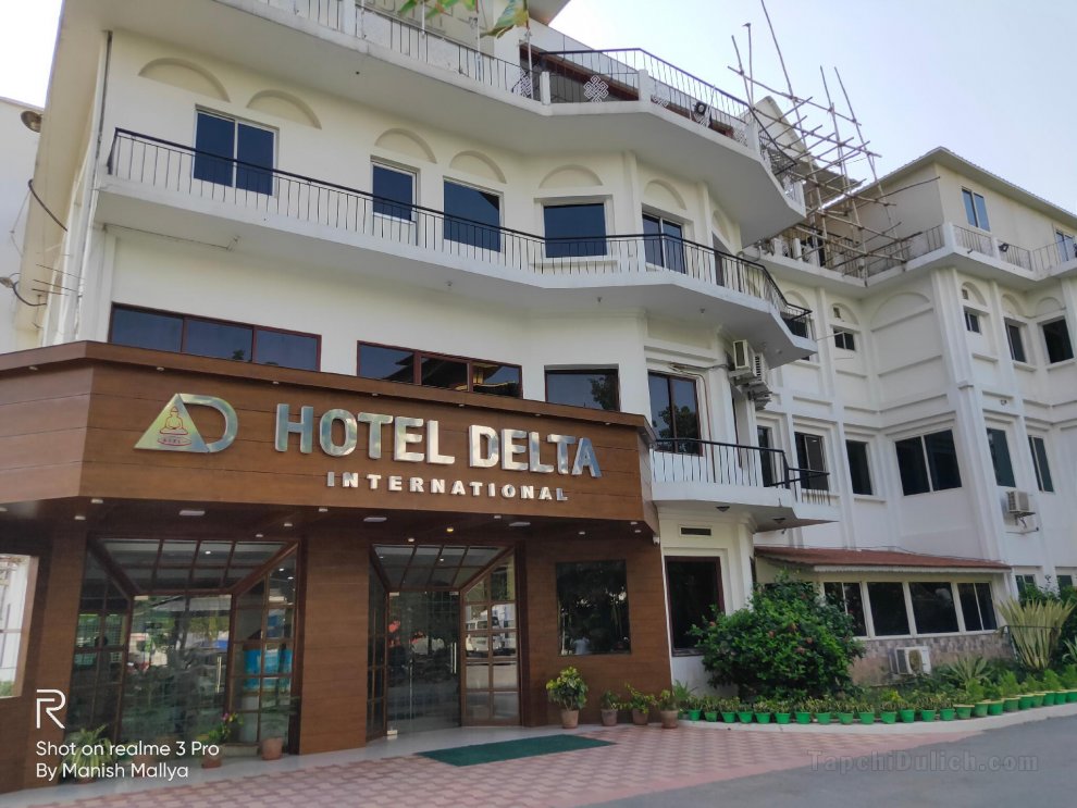Khách sạn Delta International