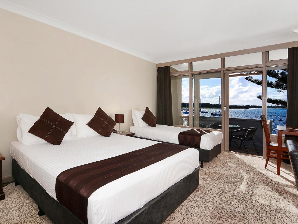 Khách sạn Waters Edge Port Macquarie