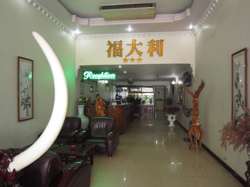 Khách sạn Phuc Dai Loi - Quang Trung Street