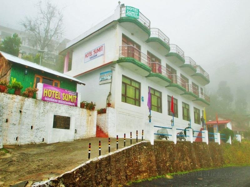 Khách sạn Sumit Kausani