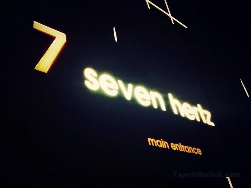 Hotel 7 seven Hertz