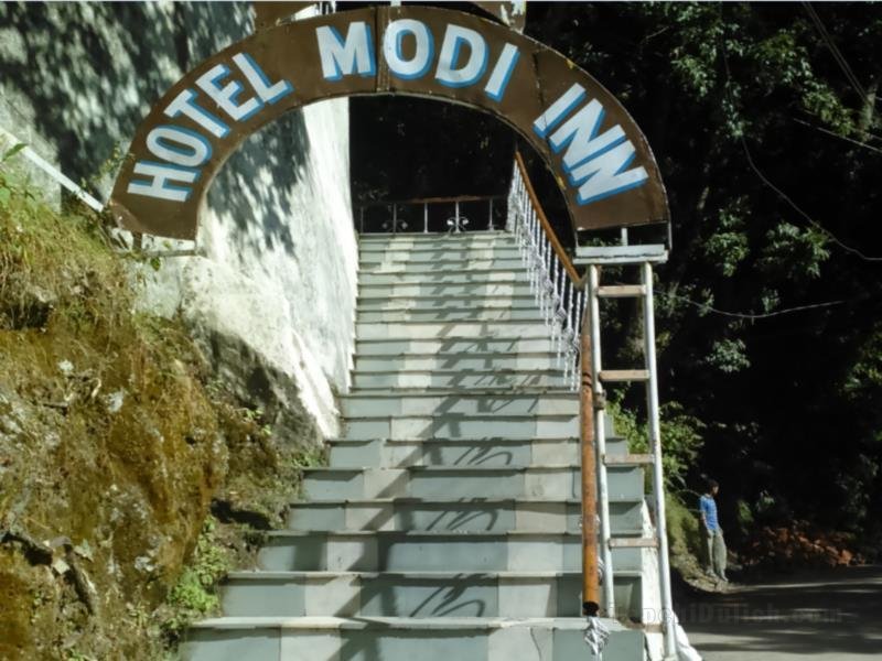 Modi Inn Rock Side