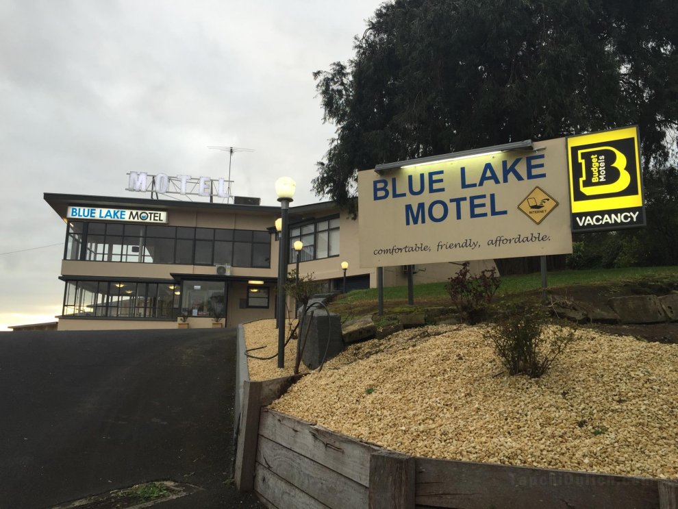 藍湖汽車旅店