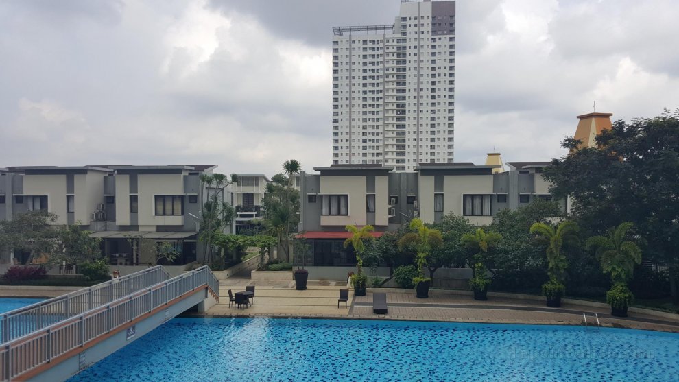 Sudirman-Thamrin Pool View for Business & Shopping