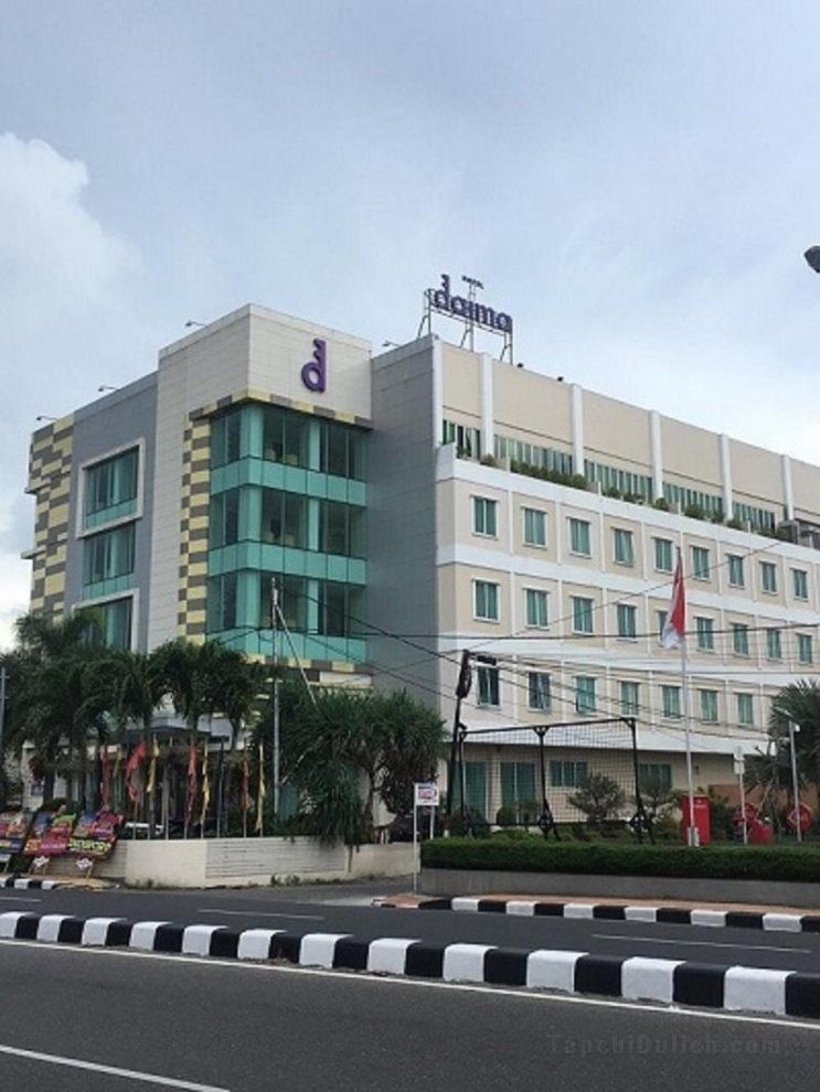 Khách sạn Daima Padang
