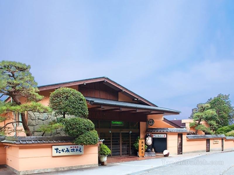Khách sạn Takami
