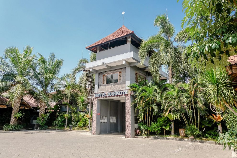 Khách sạn Mahkota Plengkung