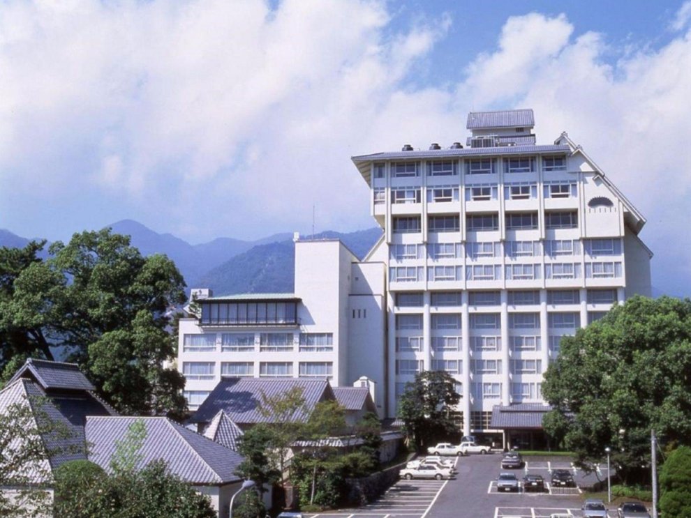 Khách sạn Shiragiku