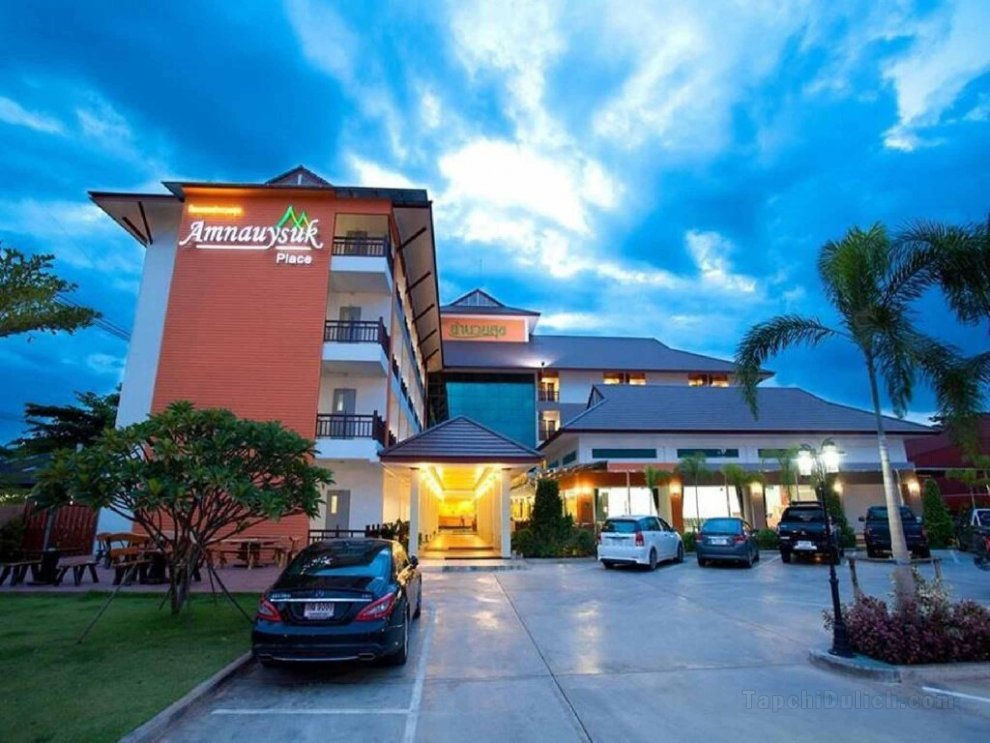 Khách sạn Amnauysuk