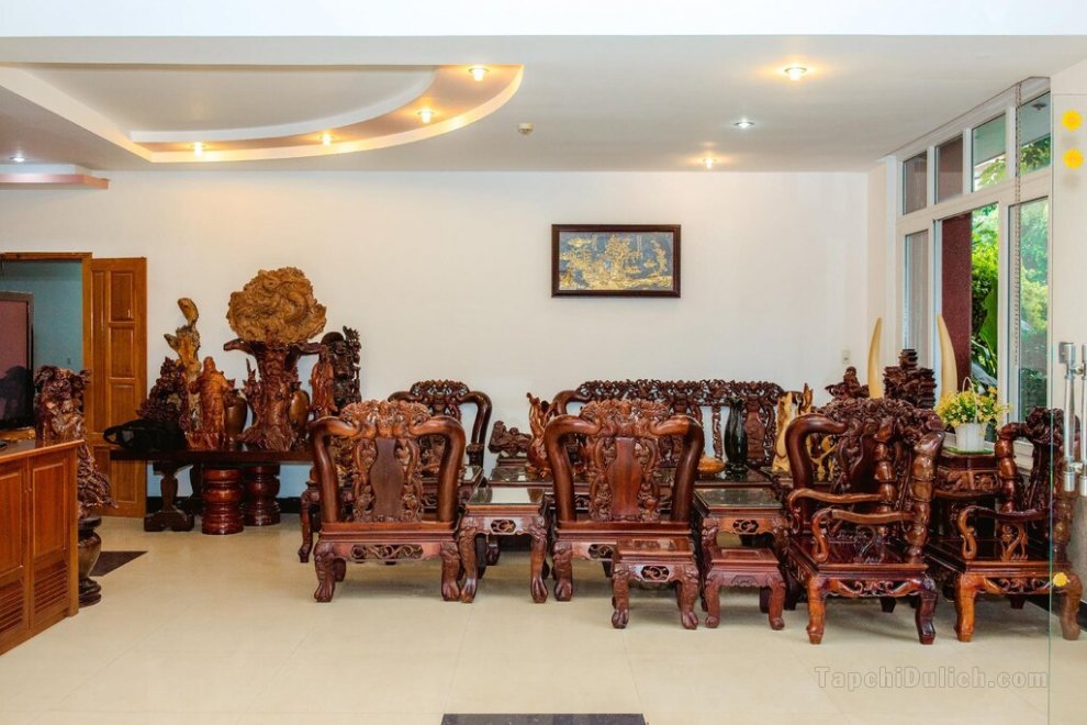 Khách sạn Hoang Van