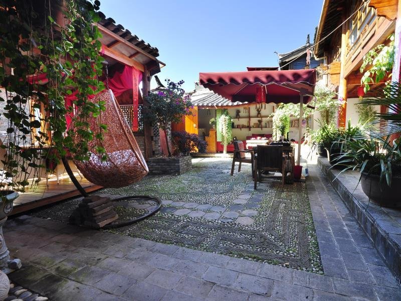 Lijiang Waterfront Inn