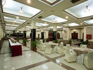 Khách sạn Surya Royal