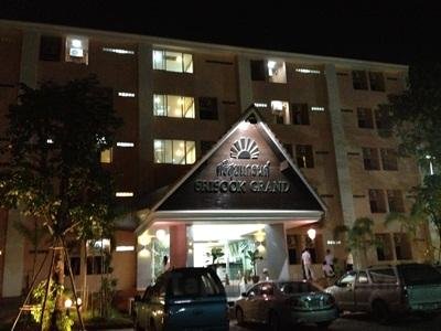 Khách sạn Srisook Grand