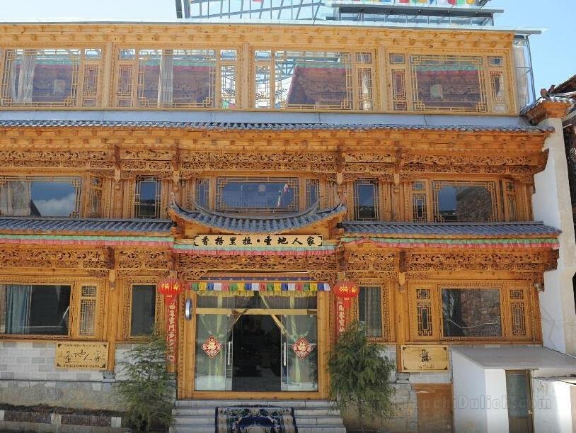 Shangri-la Tibetan Family Inn