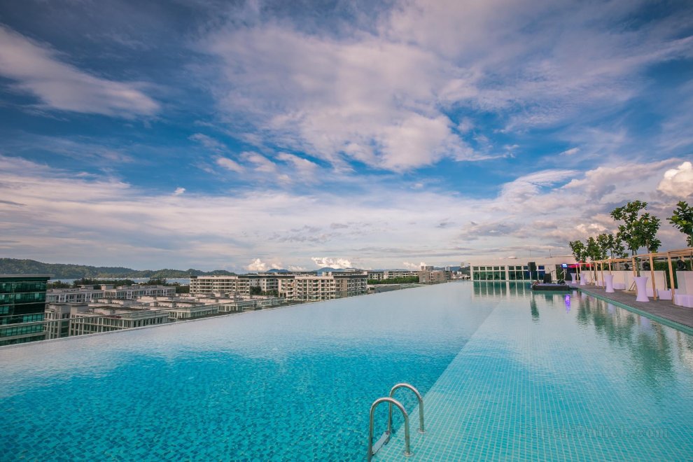 Infinity seaview pool 2BR apartment Kota Kinabalu