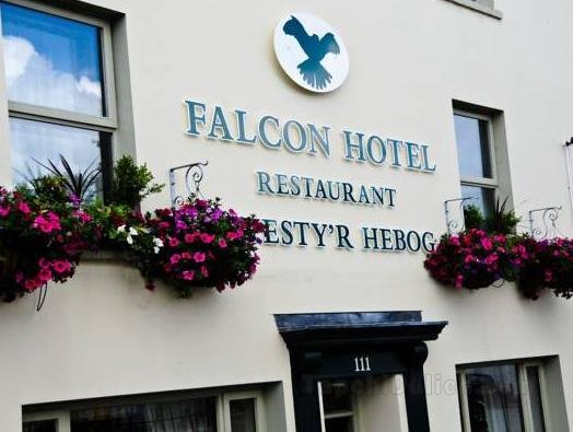 Khách sạn Falcon