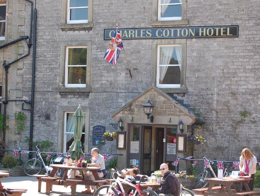 Khách sạn Charles Cotton