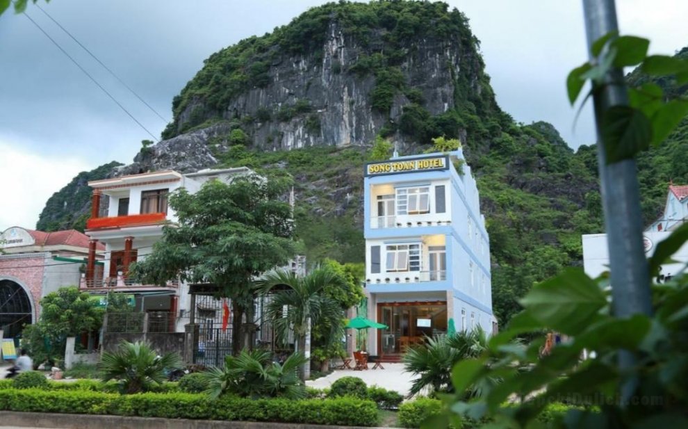 Khách sạn Song Toan