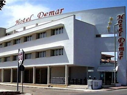 Khách sạn Demar