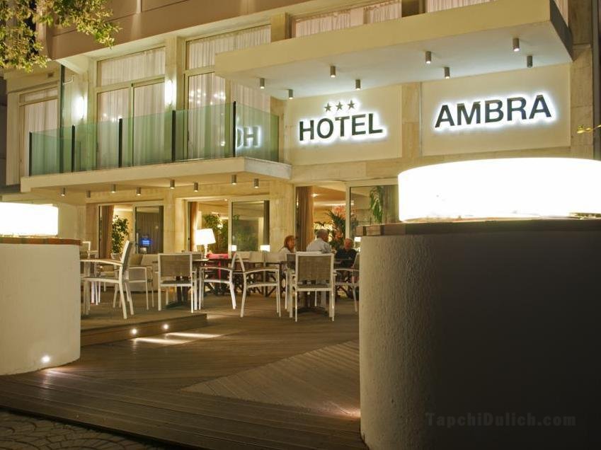 Khách sạn Ambra