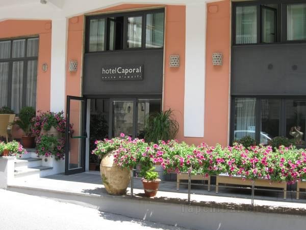 Khách sạn Caporal