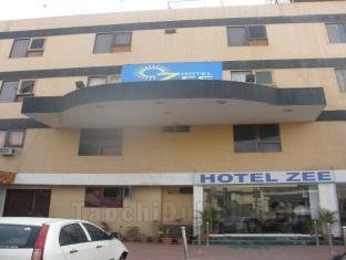 Khách sạn Zee