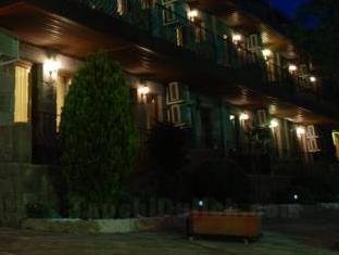 Khách sạn Assos Park