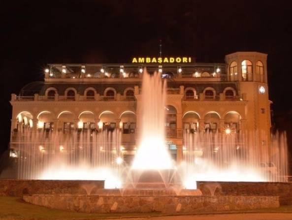 Khách sạn Ambasadori