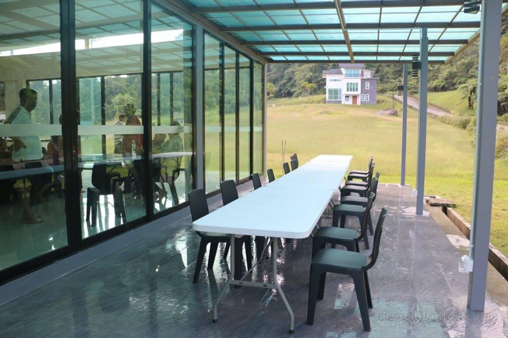 Borneo Highland @ The Glass Villa
