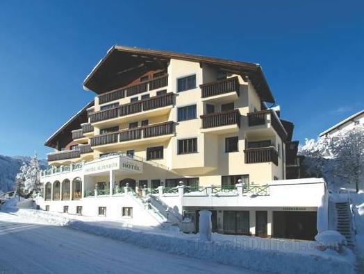 Khách sạn Alpenruh-Micheluzzi