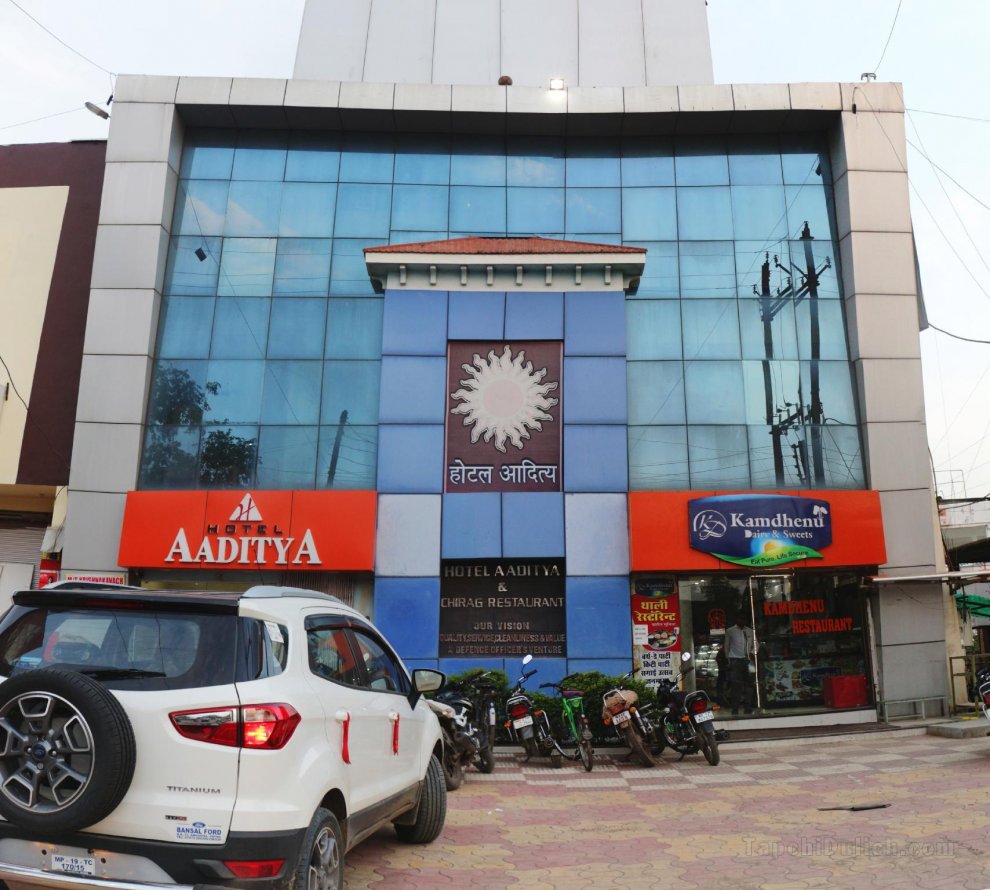 Khách sạn Aaditya
