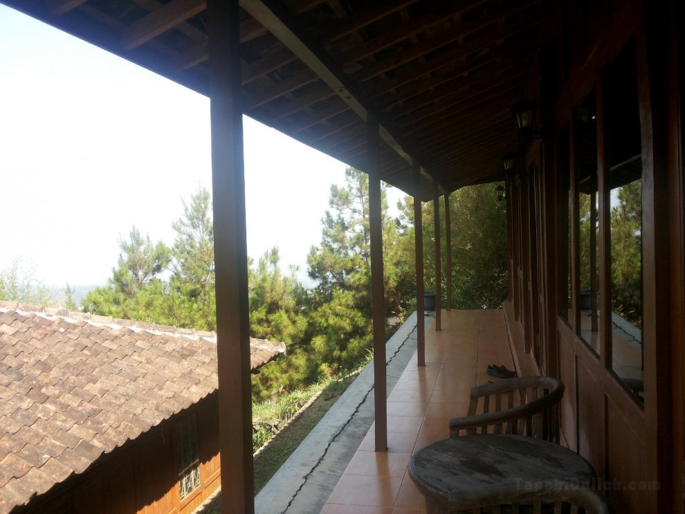 mountain wooden Villa lembang