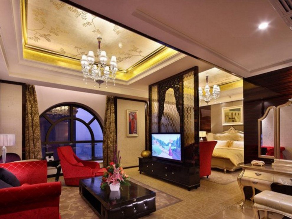 Khách sạn Sovereign Zhanjiang