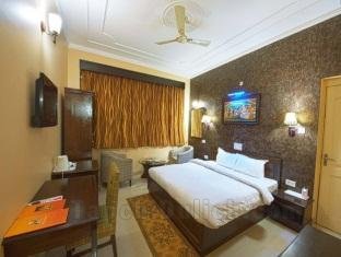 Khách sạn Triputi