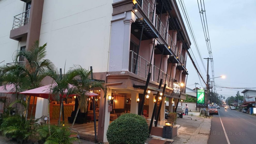 Khách sạn Baan Rim Khong