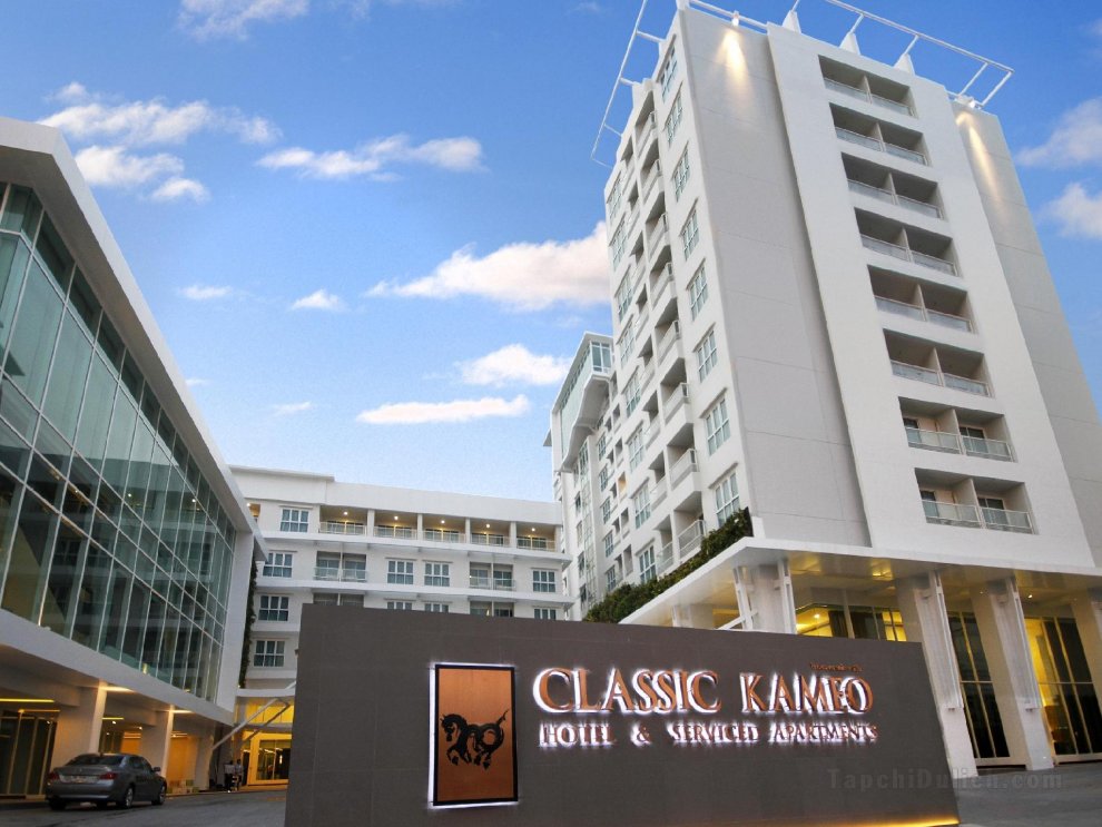 Classic Kameo Hotel & Services Apartment (SHA Extra Plus)