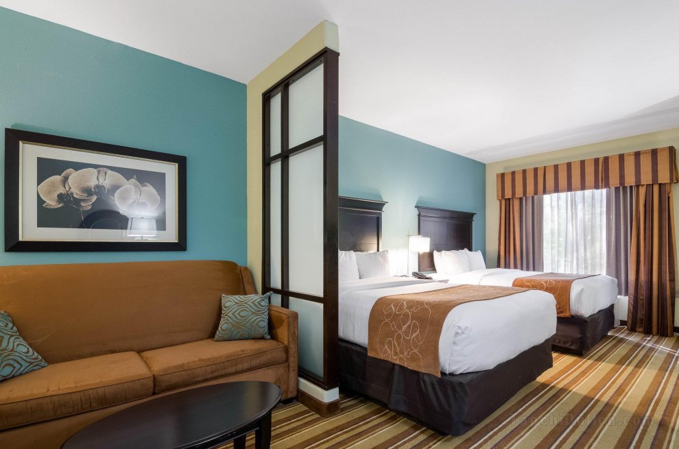 Comfort Suites Topeka Northwest