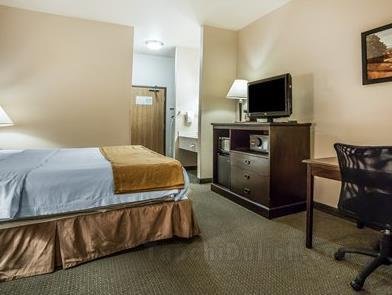 Comfort Inn and Suites Near University of Wyoming