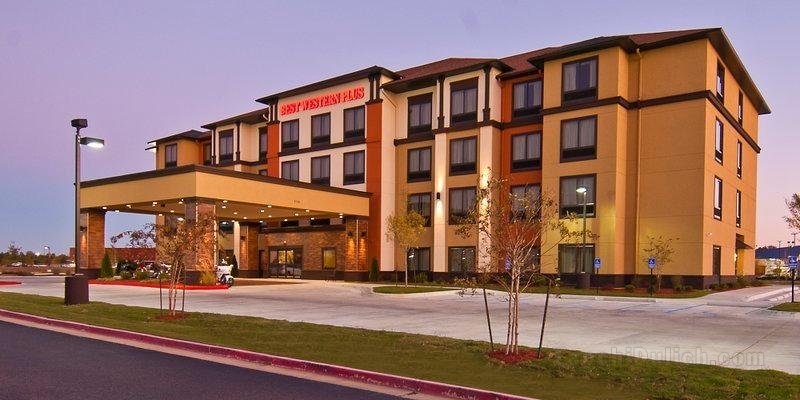 Best Western Plus Tupelo Inn and Suites