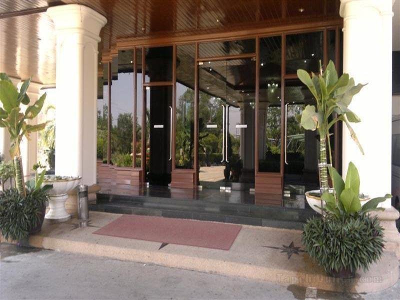 Khách sạn Pathum Thani Place