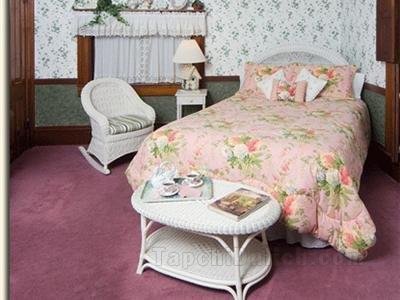 White Swan Inn Bed and Breakfast