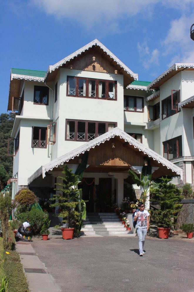 Khách sạn Mount Siniolchu