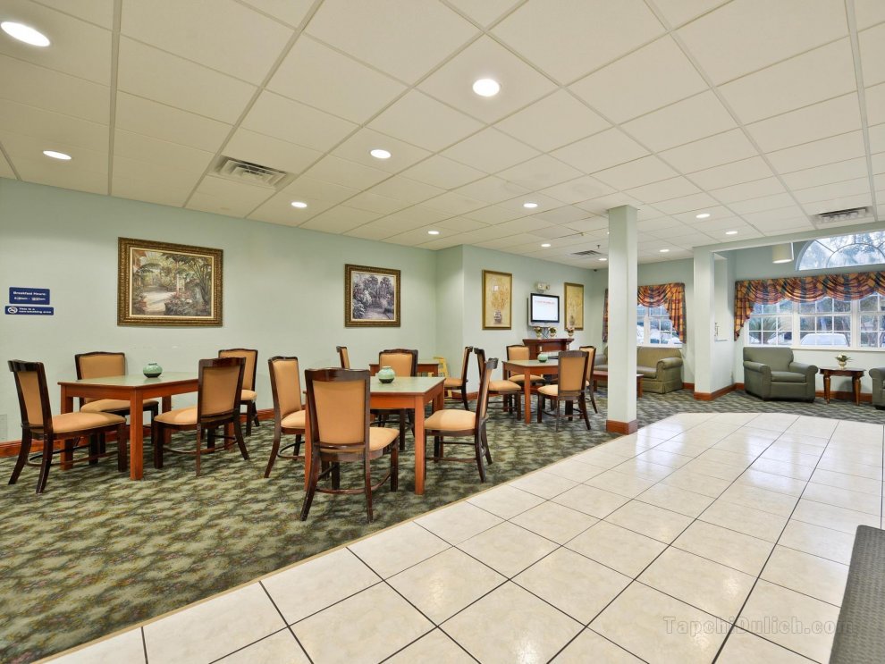 Americas Best Value Inn and Suites Lake Charles at I-210 Exit 5