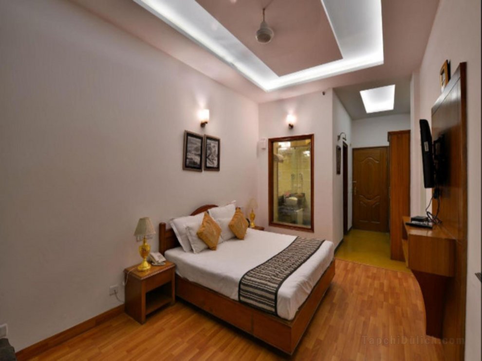 Khách sạn Golden Residency Kalka