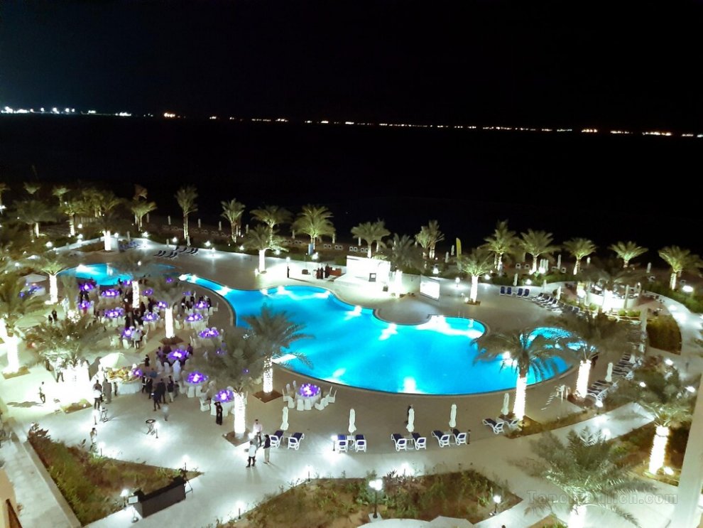Khách sạn Al Bahar & Resort