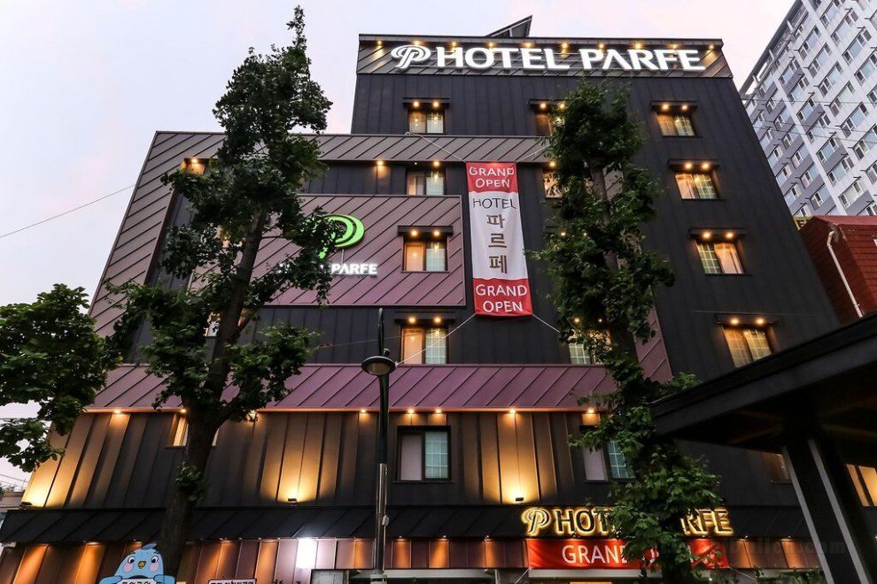 Khách sạn Parfe