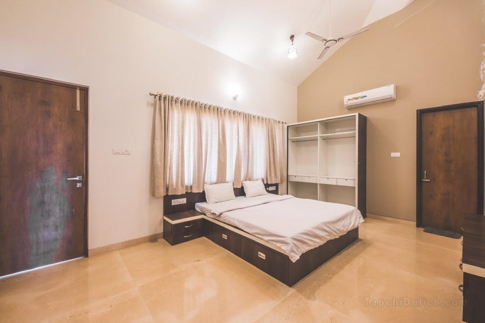 Family Tides - 5 bhk with Private Pool