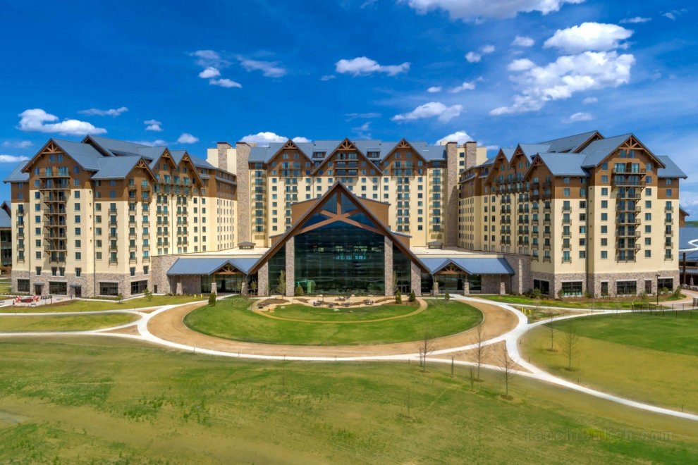 Gaylord Rockies Resort & Convention Center
