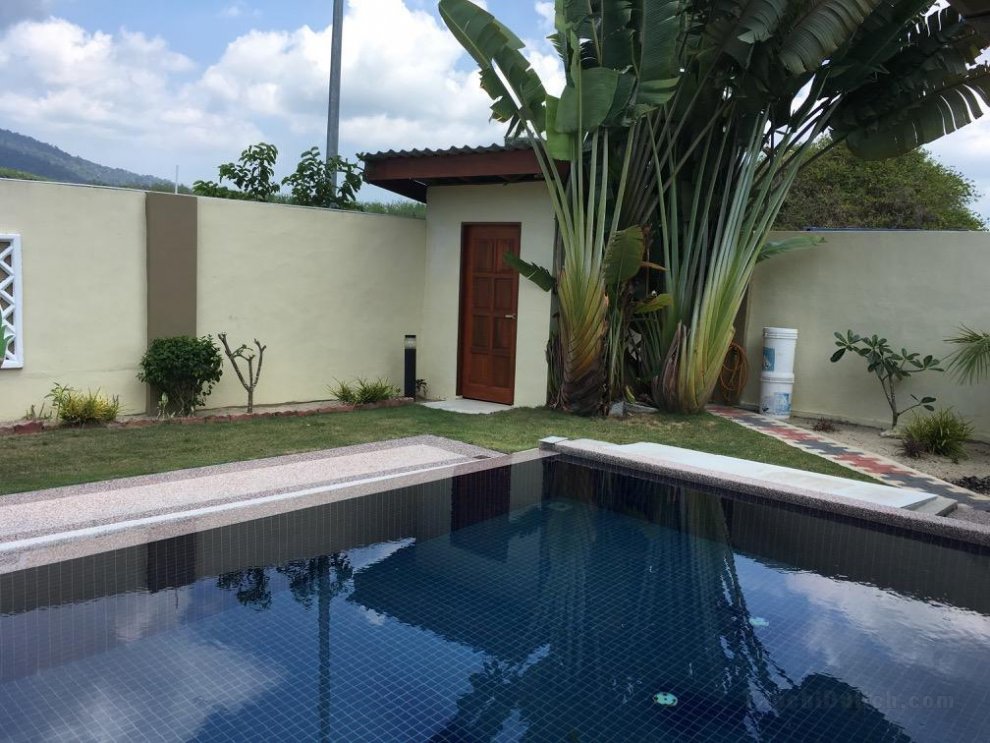 Private gated Villa , 3 bedroom & swimming pool.