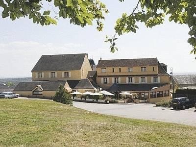 Khách sạn Logis de la Tour